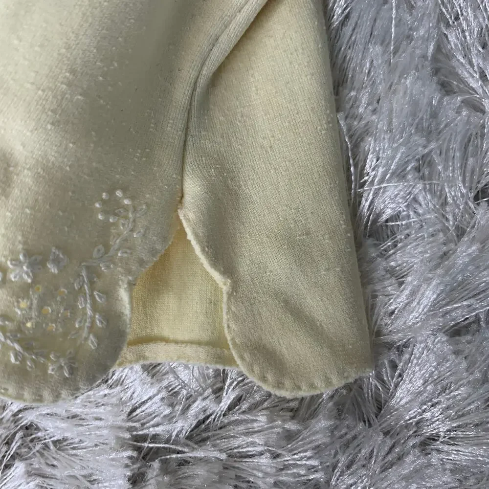 50s 60s Ivory Short White Gloves Embroidered OSFM